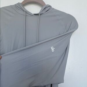 ALO light Gray core hooded runner sz L BNWOT